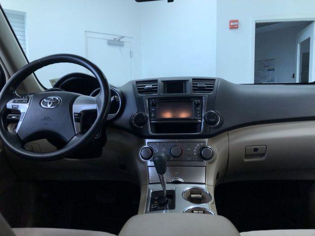 used 2013 Toyota Highlander car, priced at $8,750