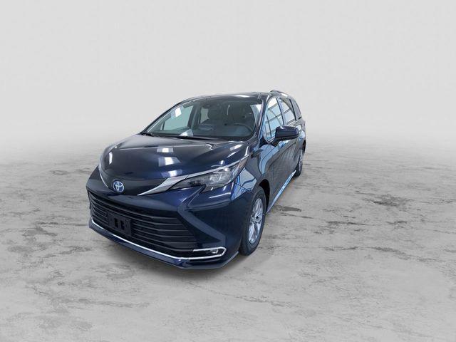 used 2024 Toyota Sienna car, priced at $44,991