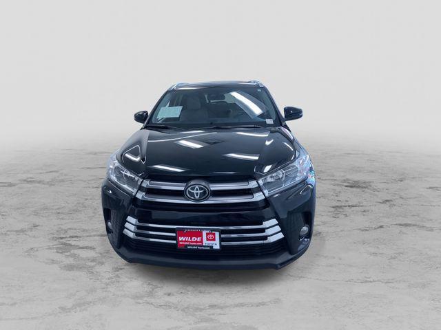 used 2017 Toyota Highlander car, priced at $16,995