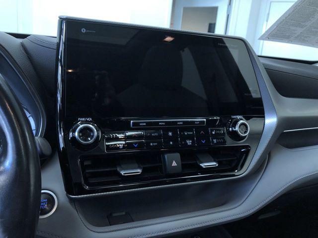 used 2020 Toyota Highlander car, priced at $35,995