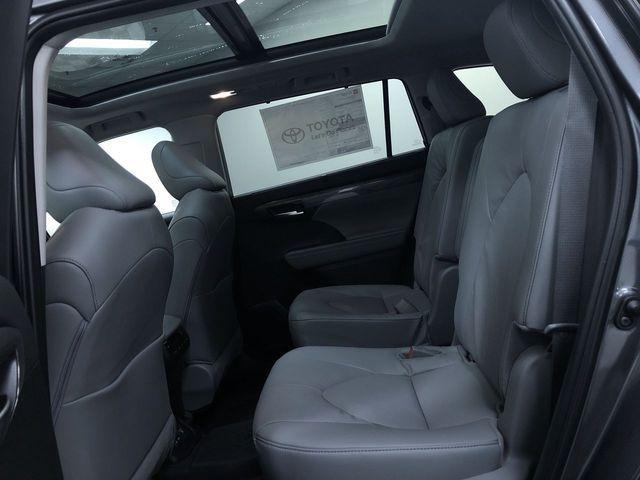 new 2025 Toyota Highlander Hybrid car, priced at $55,803