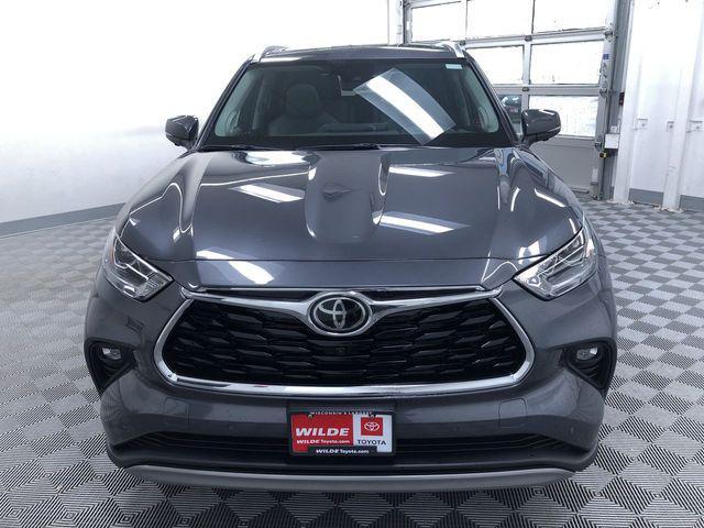 new 2025 Toyota Highlander Hybrid car, priced at $55,803