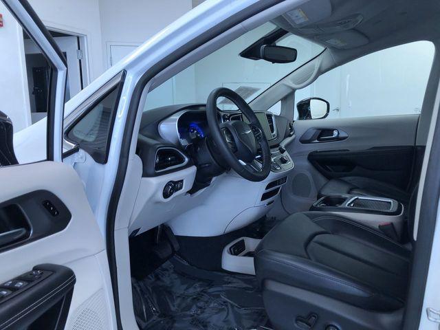 used 2024 Chrysler Pacifica car, priced at $33,995