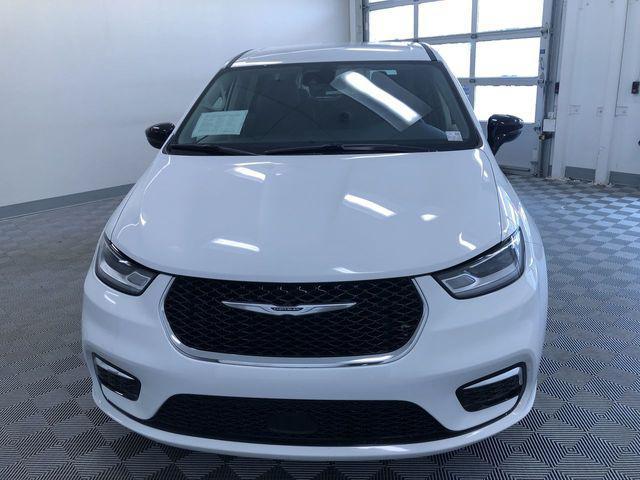 used 2024 Chrysler Pacifica car, priced at $33,995