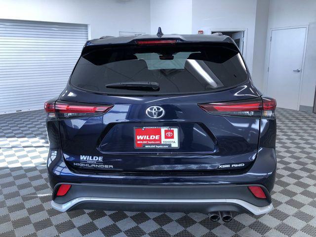 used 2024 Toyota Highlander car, priced at $39,977