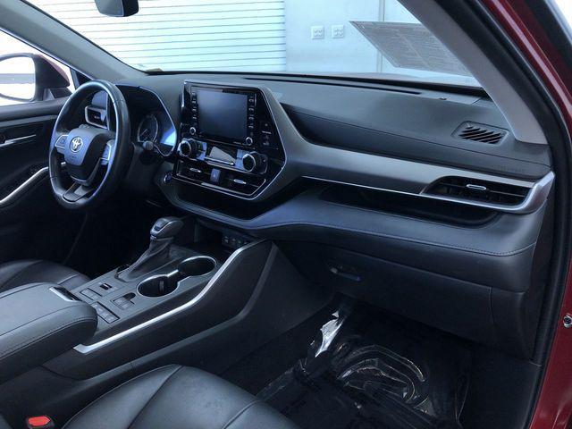 used 2022 Toyota Highlander car, priced at $35,994