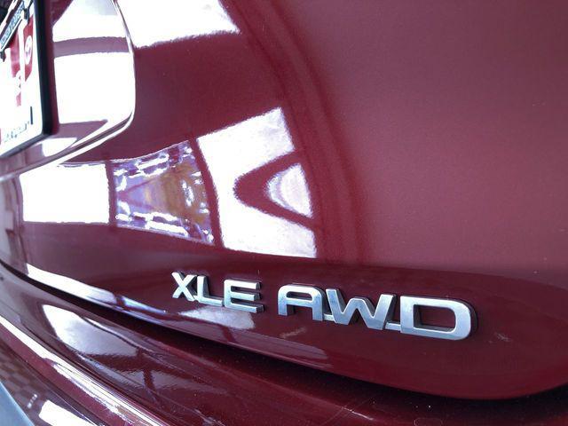 used 2022 Toyota Highlander car, priced at $35,994