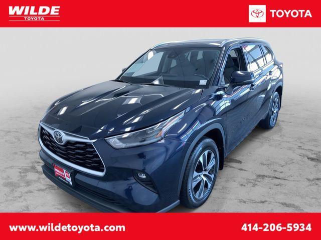 used 2021 Toyota Highlander car, priced at $29,995