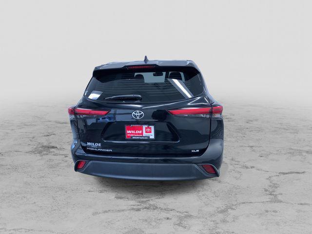 used 2022 Toyota Highlander car, priced at $31,966