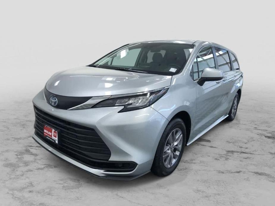 used 2023 Toyota Sienna car, priced at $36,991