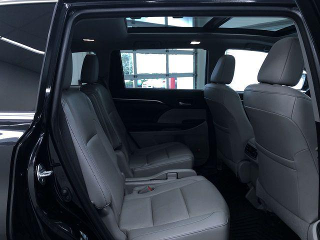 used 2016 Toyota Highlander car, priced at $18,995