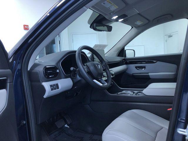 used 2025 Honda Pilot car, priced at $41,995
