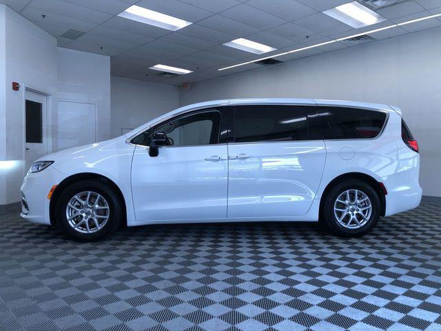 used 2024 Chrysler Pacifica car, priced at $30,995