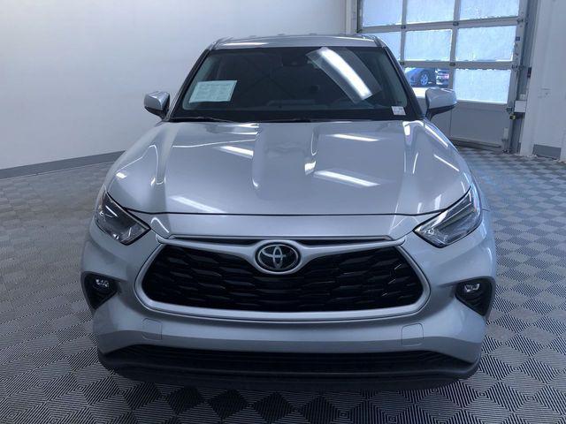 used 2024 Toyota Highlander car, priced at $36,995