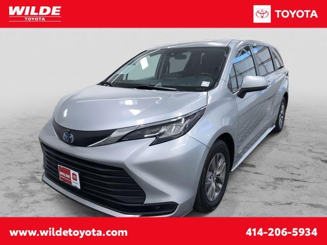 used 2021 Toyota Sienna car, priced at $30,995