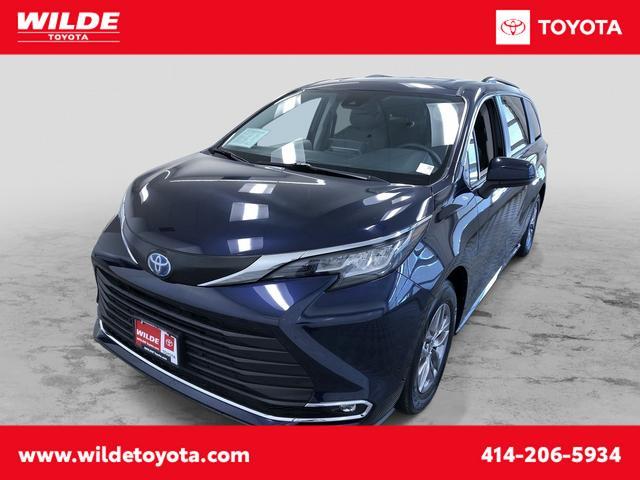 used 2023 Toyota Sienna car, priced at $44,991