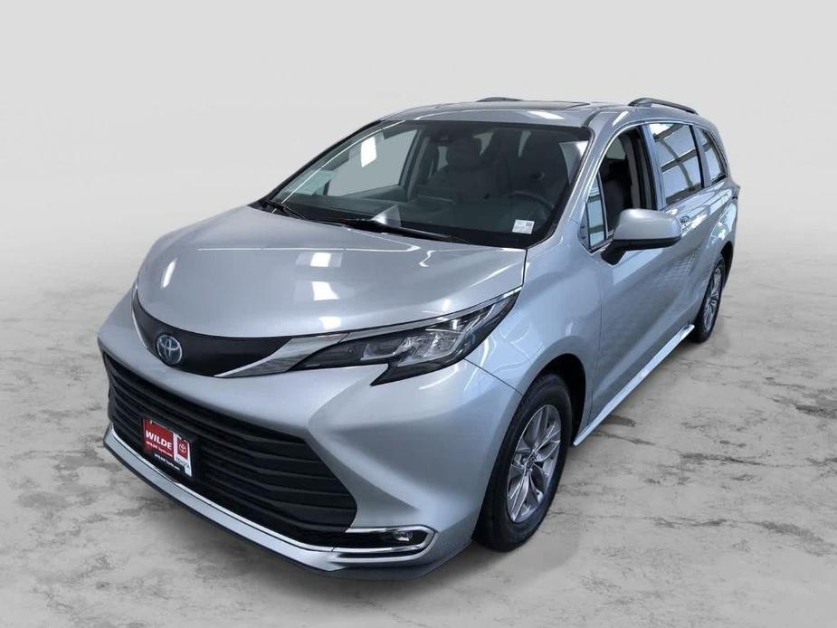 used 2023 Toyota Sienna car, priced at $39,500