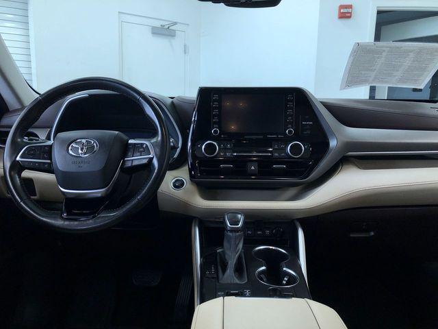 used 2020 Toyota Highlander car, priced at $25,995