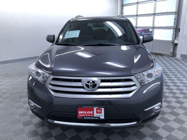 used 2013 Toyota Highlander car, priced at $15,995