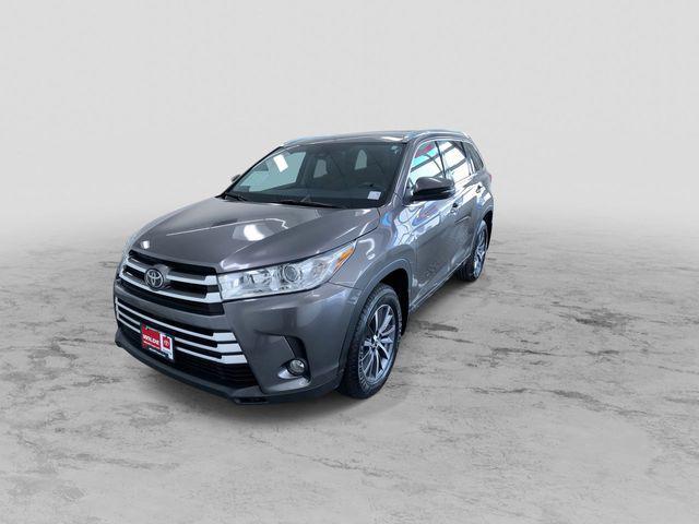 used 2017 Toyota Highlander car, priced at $24,995