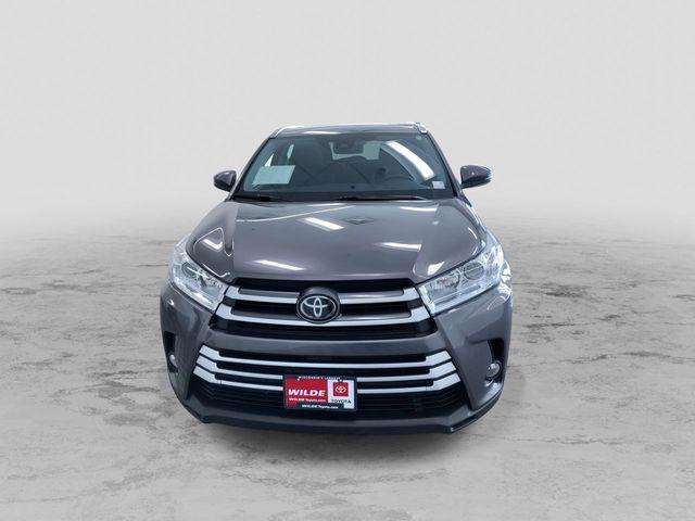 used 2017 Toyota Highlander car, priced at $24,995