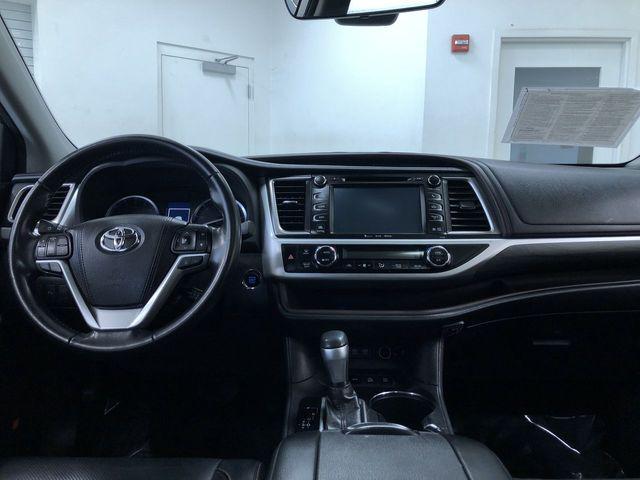 used 2018 Toyota Highlander car, priced at $27,995