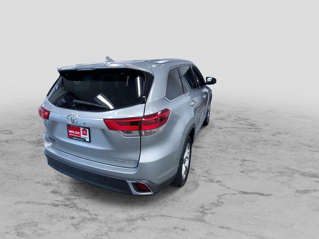 used 2018 Toyota Highlander car, priced at $27,995