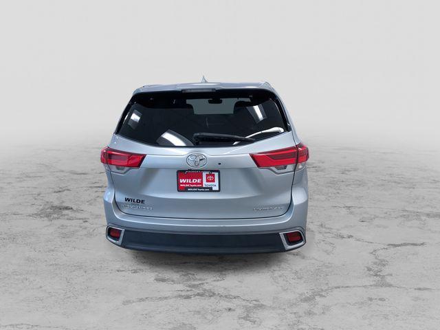 used 2018 Toyota Highlander car, priced at $27,995