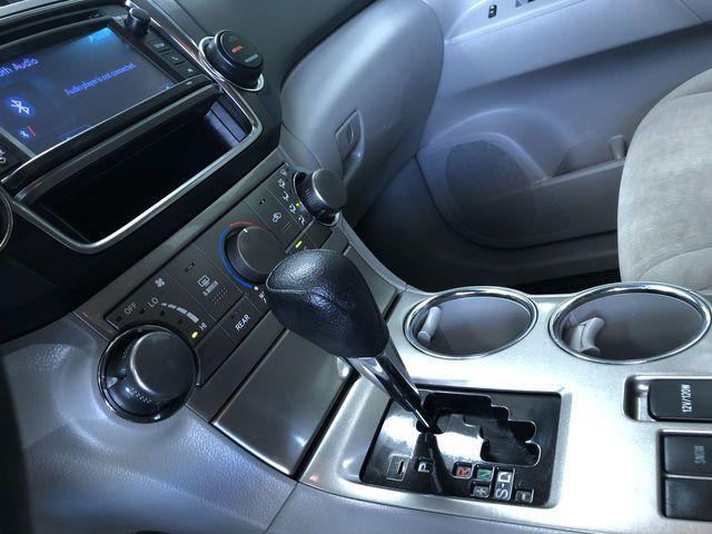 used 2013 Toyota Highlander car, priced at $10,994