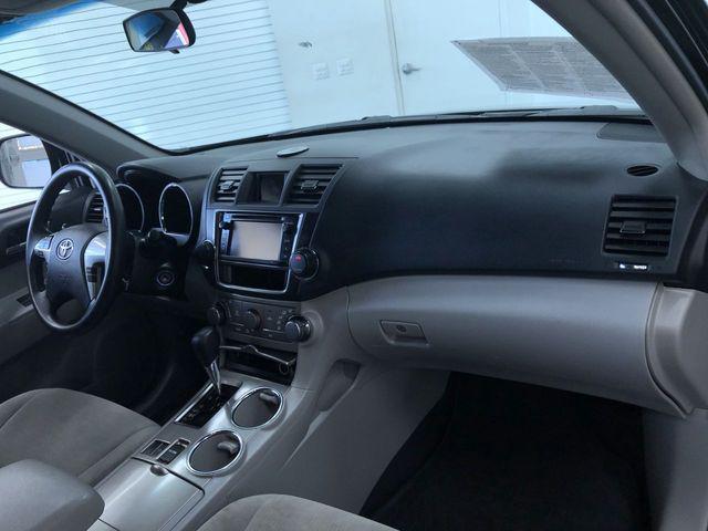 used 2013 Toyota Highlander car, priced at $10,994
