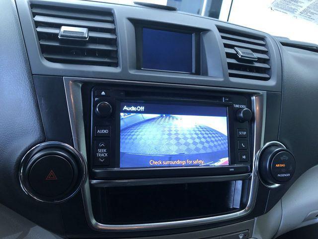 used 2013 Toyota Highlander car, priced at $10,994