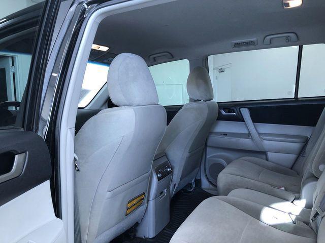 used 2013 Toyota Highlander car, priced at $10,994