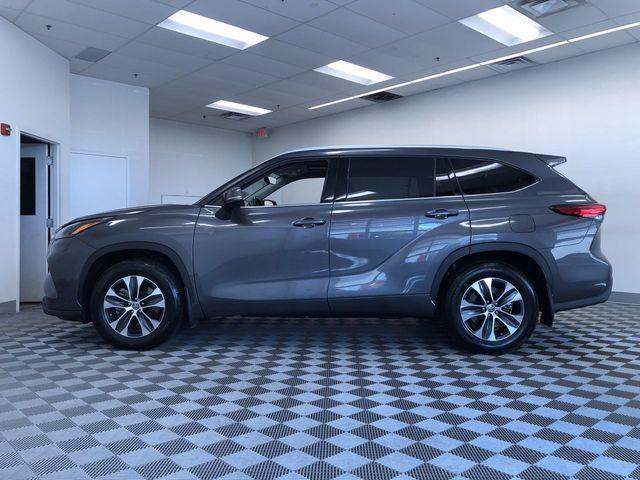used 2022 Toyota Highlander car, priced at $34,995