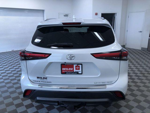 used 2022 Toyota Highlander car, priced at $38,995
