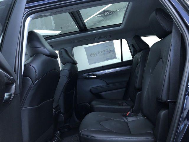 new 2026 Toyota Highlander car, priced at $55,822