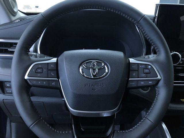 new 2026 Toyota Highlander car, priced at $55,822