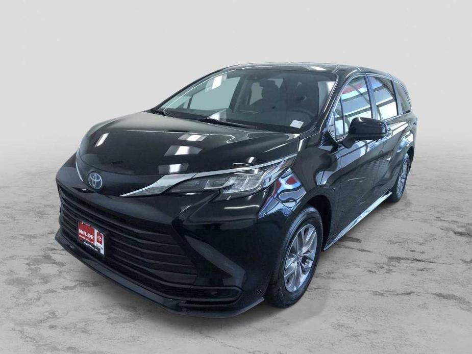 used 2023 Toyota Sienna car, priced at $38,500