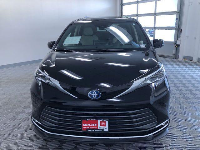 used 2025 Toyota Sienna car, priced at $59,995