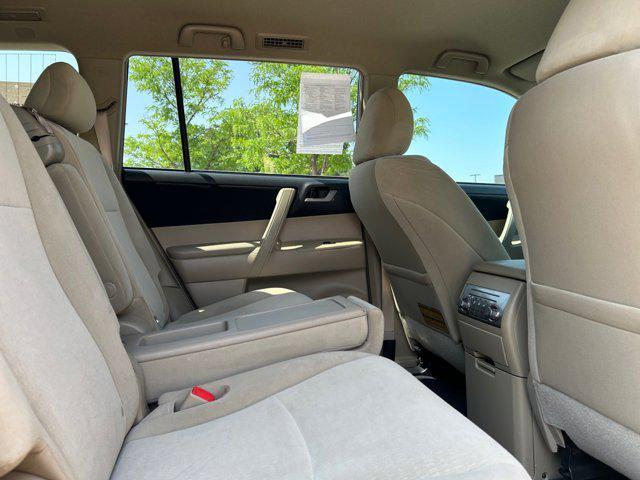 used 2012 Toyota Highlander car, priced at $15,500