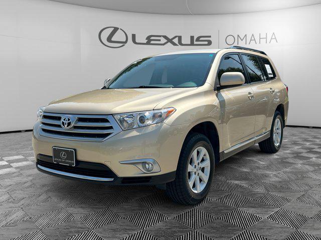 used 2012 Toyota Highlander car, priced at $15,500