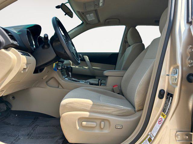 used 2012 Toyota Highlander car, priced at $15,500