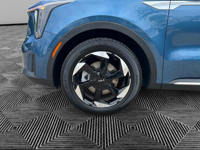 used 2025 Kia Sorento Hybrid car, priced at $42,500