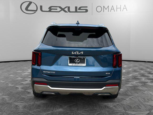 used 2025 Kia Sorento Hybrid car, priced at $42,500