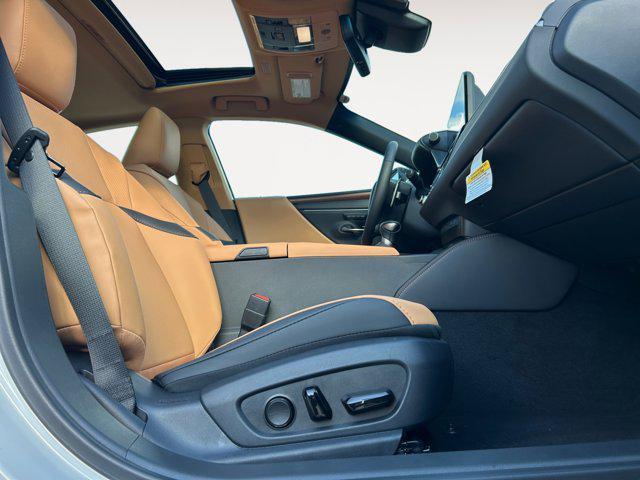 new 2025 Lexus ES 300h car, priced at $50,209