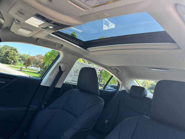 new 2025 Lexus ES 300h car, priced at $50,589