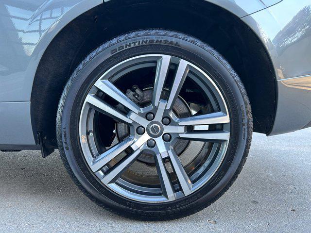 used 2021 Volvo XC60 car, priced at $29,000