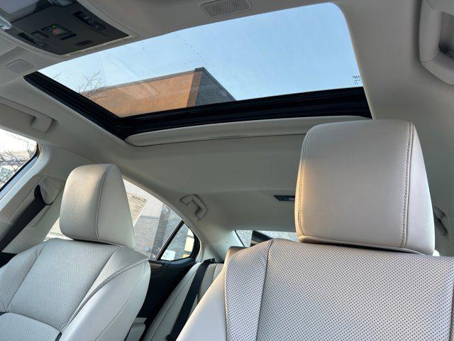 new 2025 Lexus ES 350 car, priced at $45,361