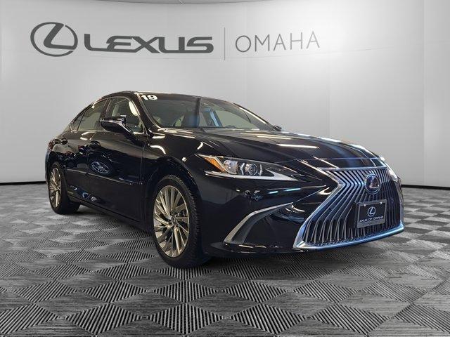 used 2019 Lexus ES 300h car, priced at $30,000