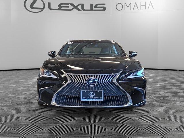 used 2019 Lexus ES 300h car, priced at $31,500