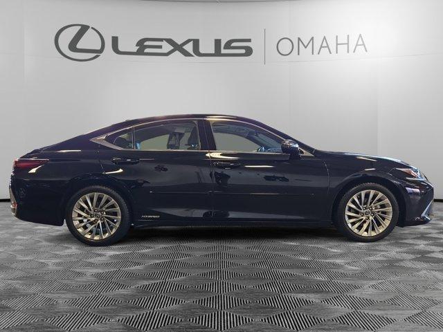 used 2019 Lexus ES 300h car, priced at $31,500